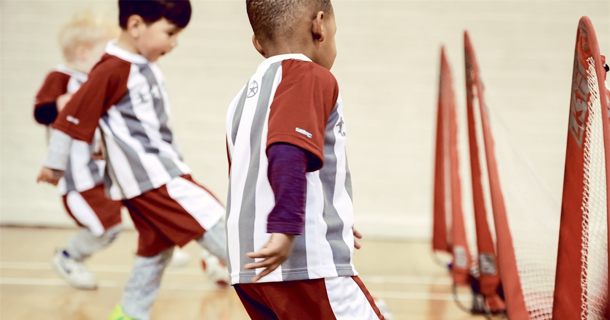 Little Kickers: aprender Inglês a jogar futebol